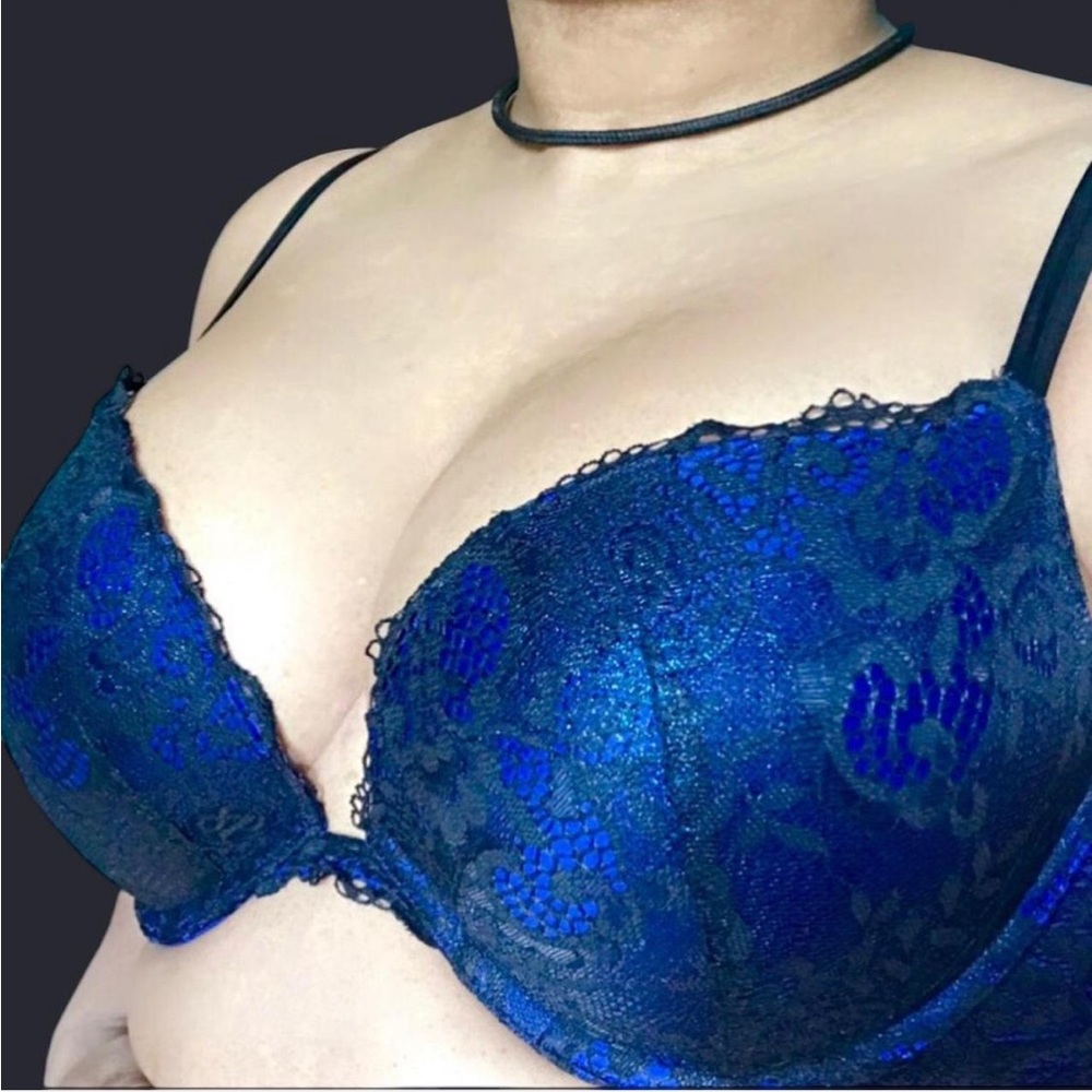 Victoria’s Secret Very Sexy Push Up Plunge bra